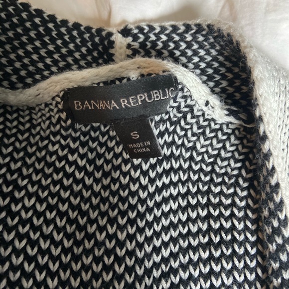 Banana Republic fringe sweater like new - Picture 4 of 4